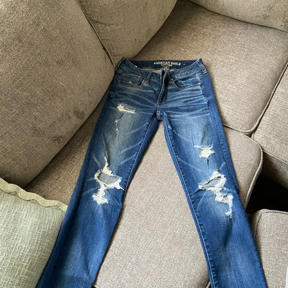 American Eagle Outfitters Women's Dark Blue Ripped Skinny Jeans